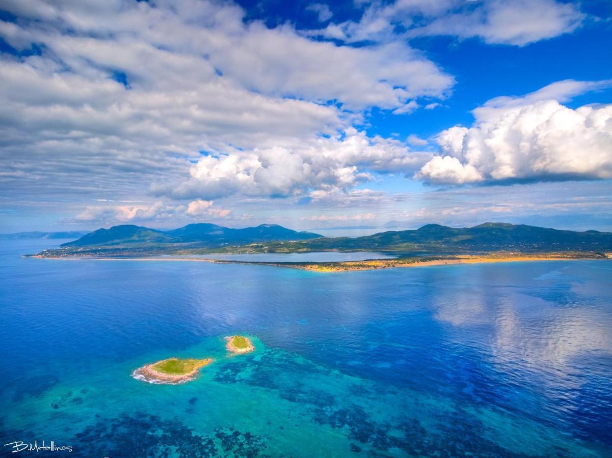 Christinas Lofts Apartment Agios Matthaios  ภายนอก รูปภาพ