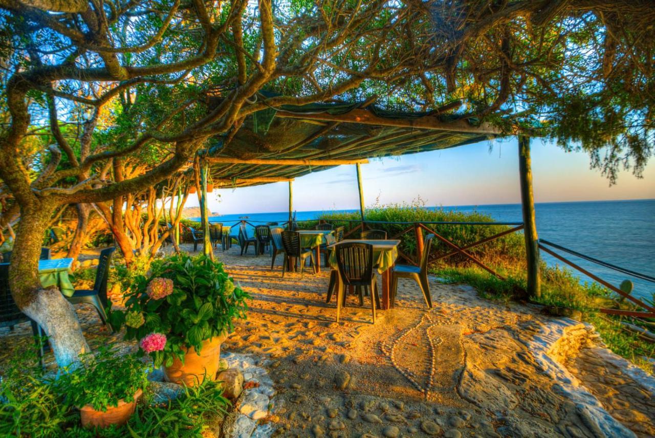 Christinas Lofts Apartment Agios Matthaios  ภายนอก รูปภาพ