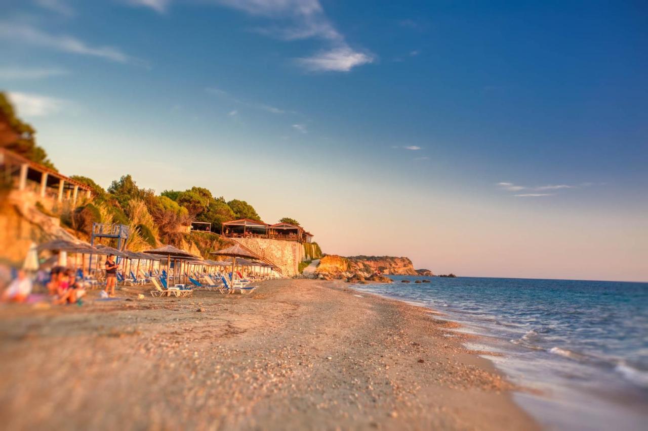 Christinas Lofts Apartment Agios Matthaios  ภายนอก รูปภาพ