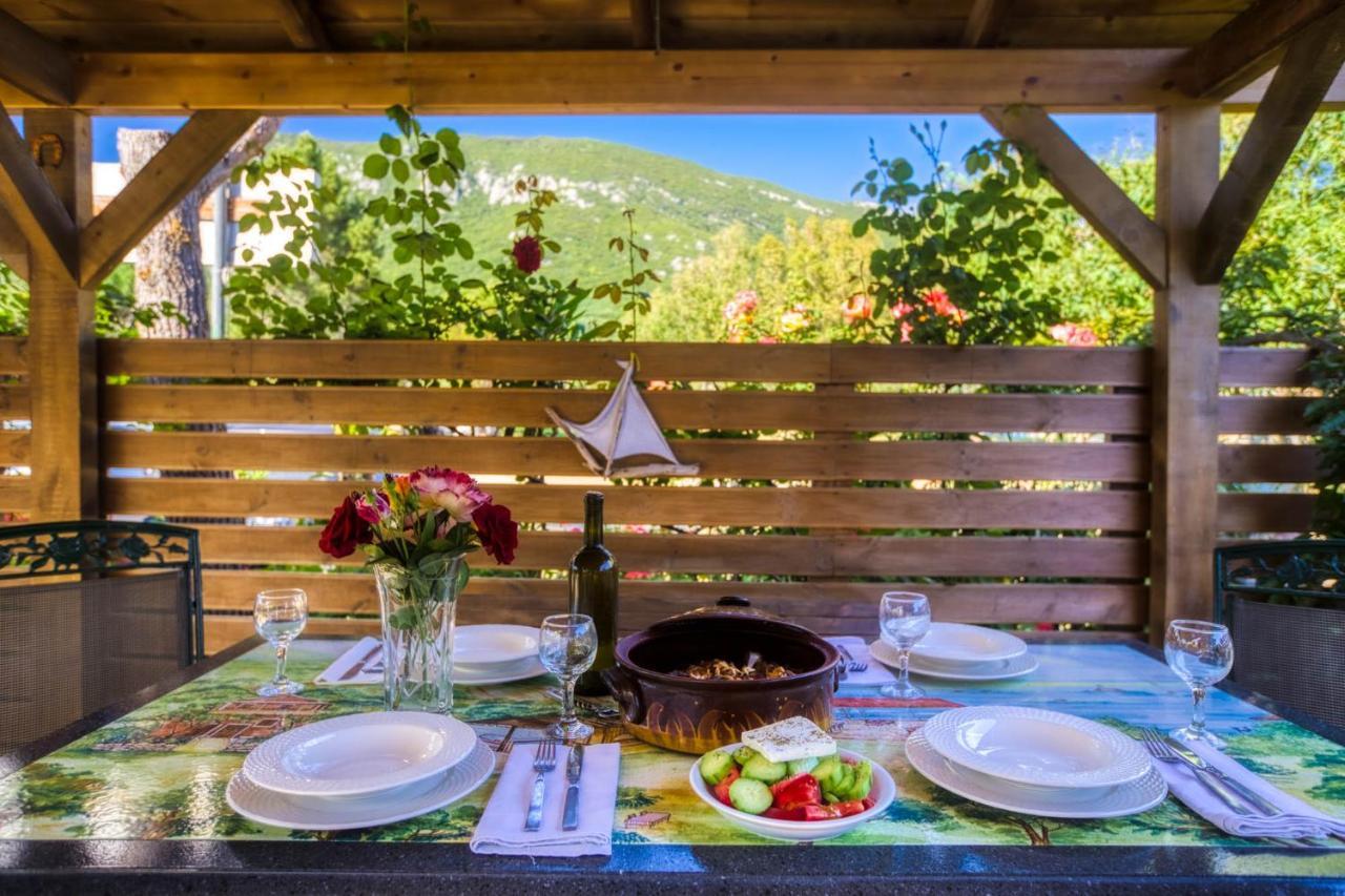 Christinas Lofts Apartment Agios Matthaios  ภายนอก รูปภาพ