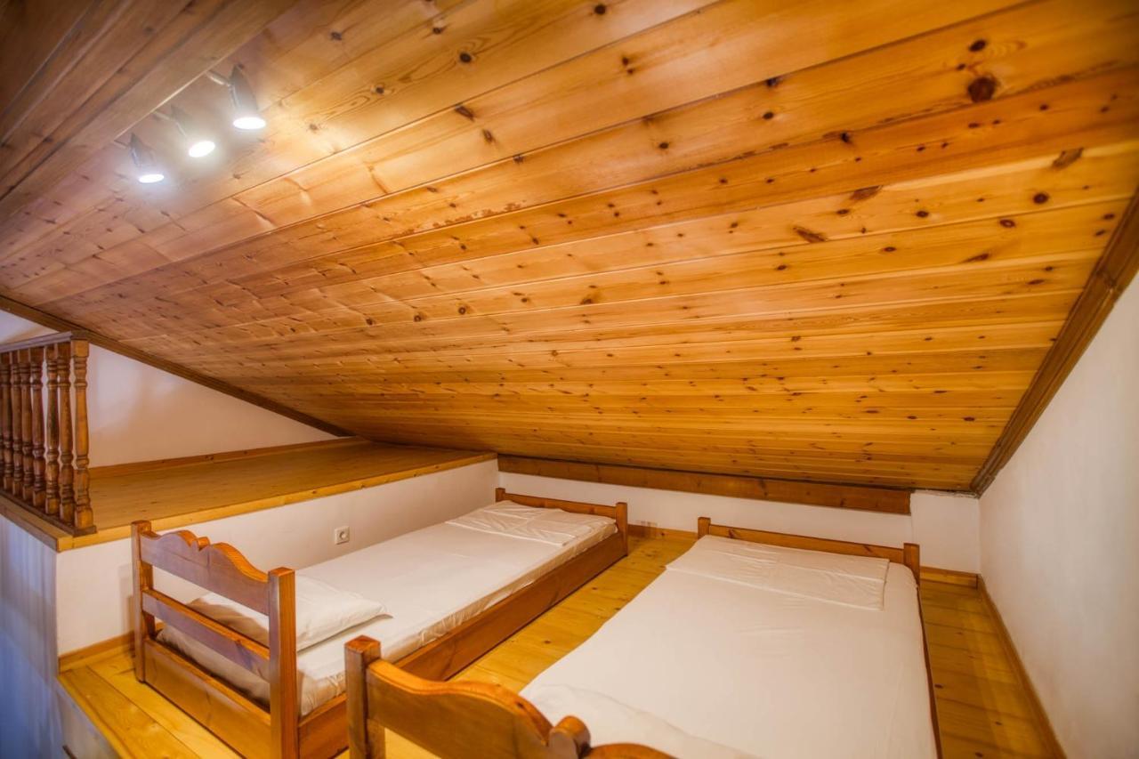 Christinas Lofts Apartment Agios Matthaios  ภายนอก รูปภาพ