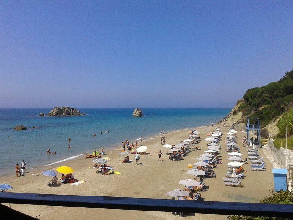 Christinas Lofts Apartment Agios Matthaios  ภายนอก รูปภาพ