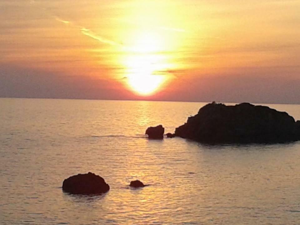 Christinas Lofts Apartment Agios Matthaios  ภายนอก รูปภาพ